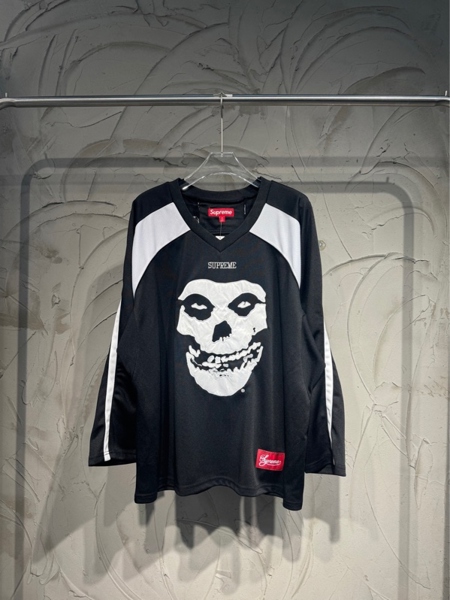 LONG TEE SUPREME DEVIL – BLACK