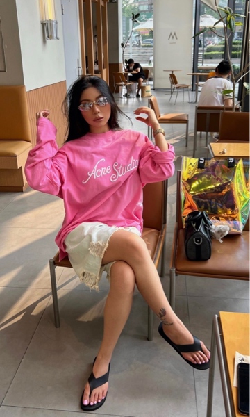 LONG TEE ACNE SLOGAN – PINK